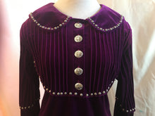 Load image into Gallery viewer, Pin Tucked Round Collar Set
